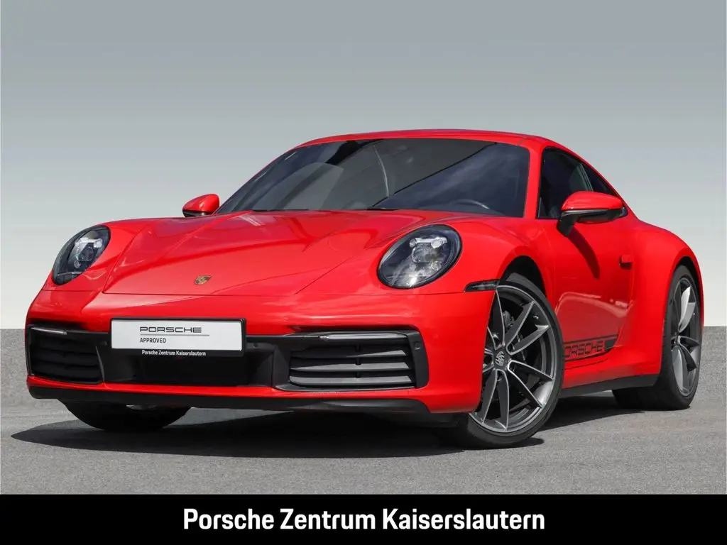 Photo 1 : Porsche 992 2022 Essence