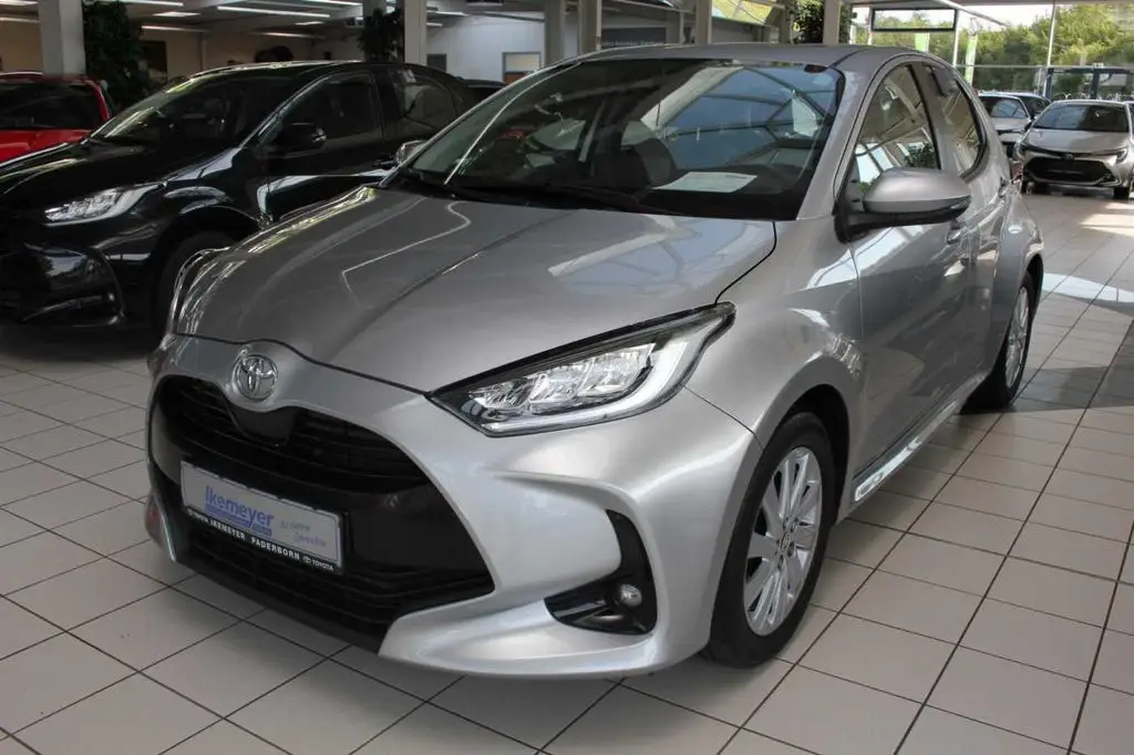 Photo 1 : Toyota Yaris 2021 Petrol