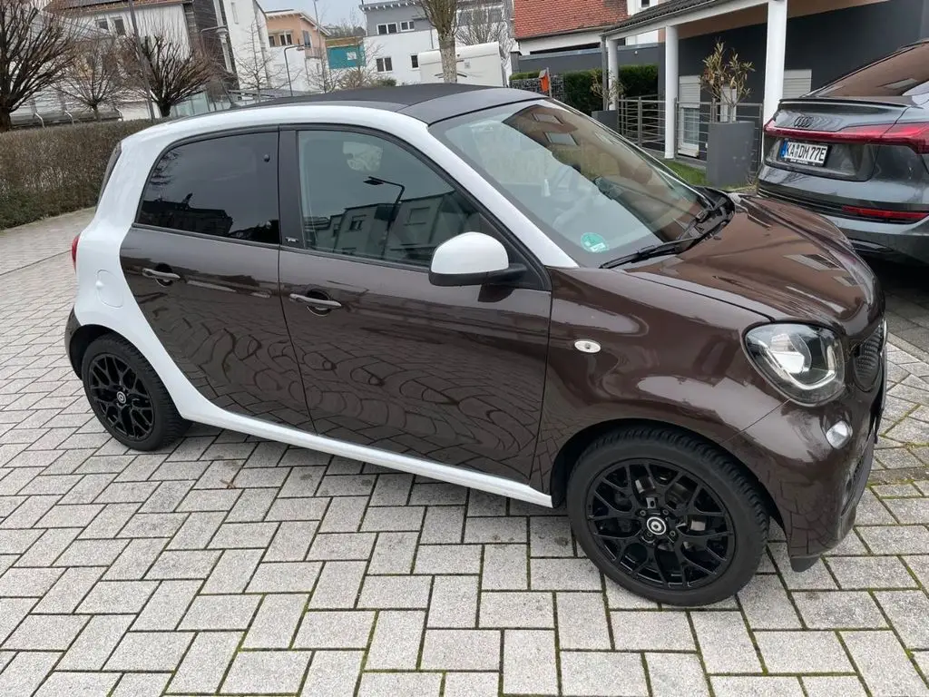 Photo 1 : Smart Forfour 2019 Petrol