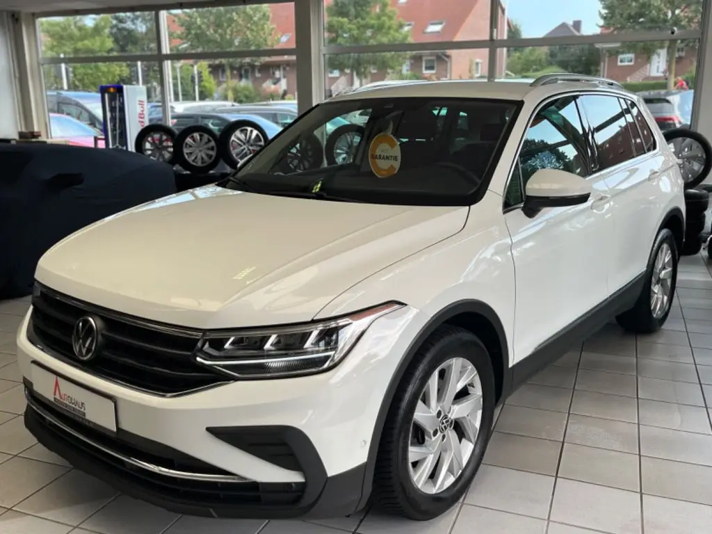 Photo 1 : Volkswagen Tiguan 2023 Essence