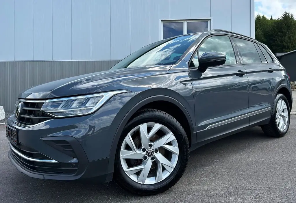 Photo 1 : Volkswagen Tiguan 2021 Petrol