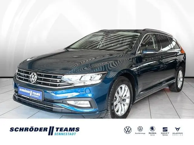 Photo 1 : Volkswagen Passat 2020 Petrol