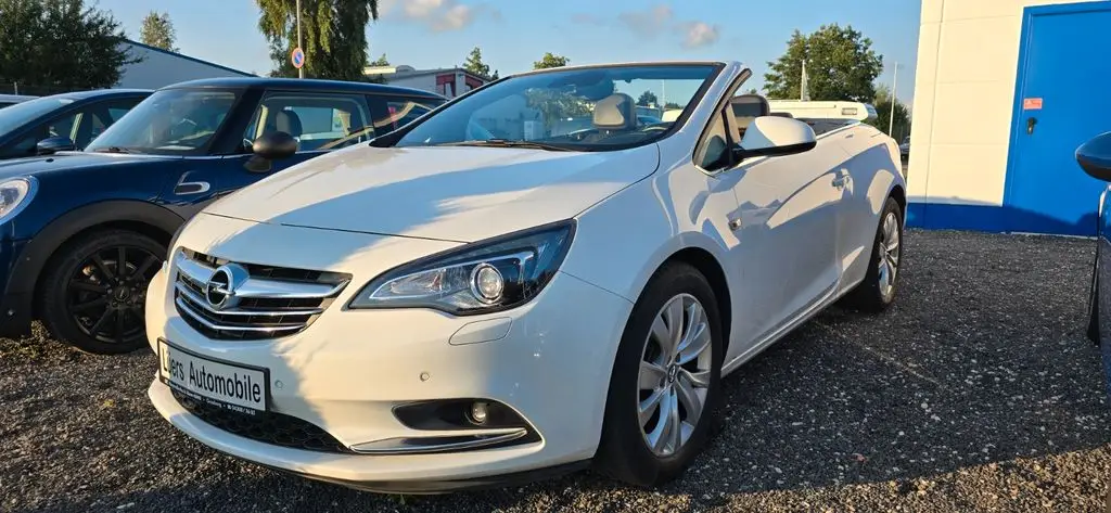 Photo 1 : Opel Cascada 2016 Petrol