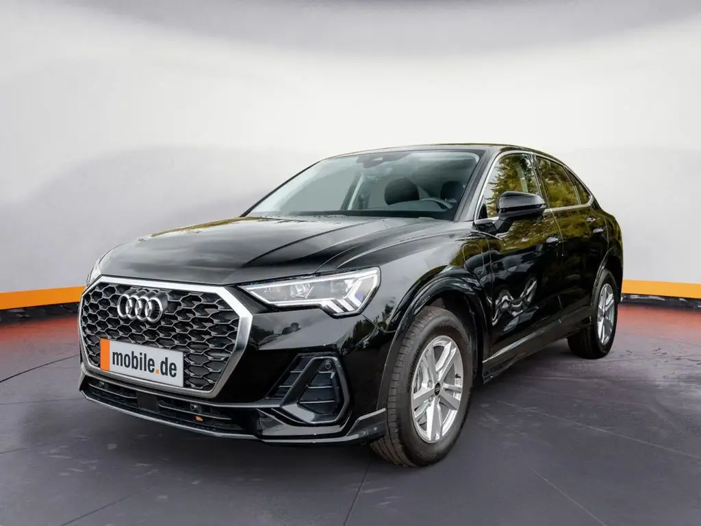 Photo 1 : Audi Q3 2022 Hybrid