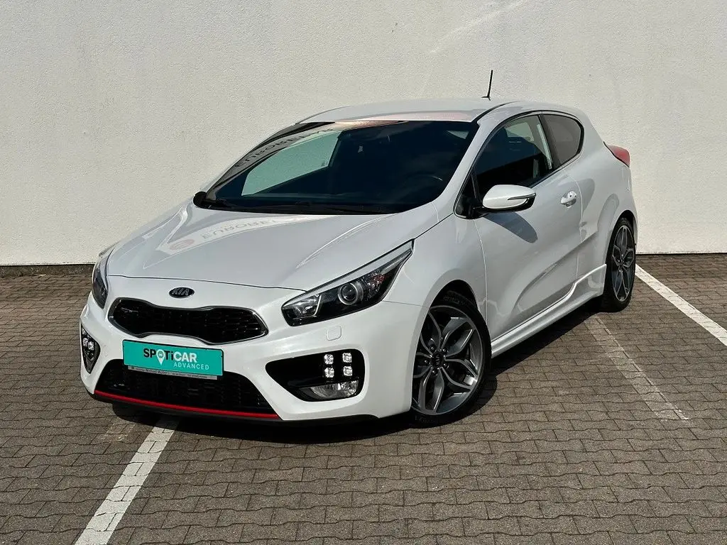 Photo 1 : Kia Proceed 2016 Petrol