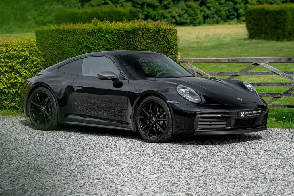 Photo 1 : Porsche 992 2023 Essence