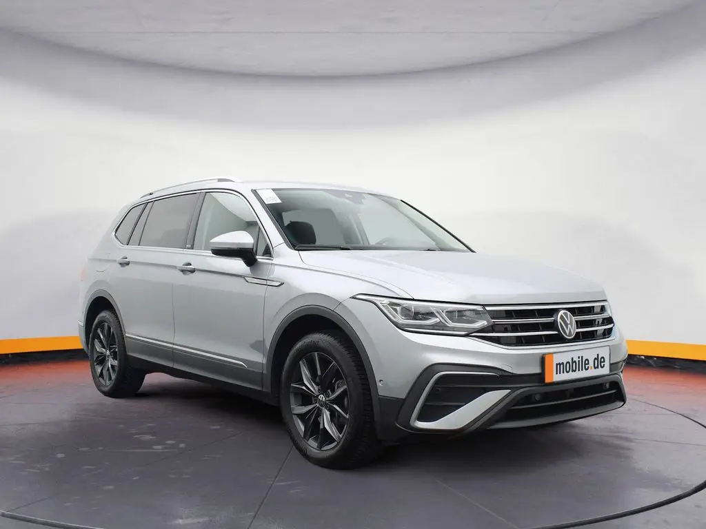 Photo 1 : Volkswagen Tiguan 2023 Petrol