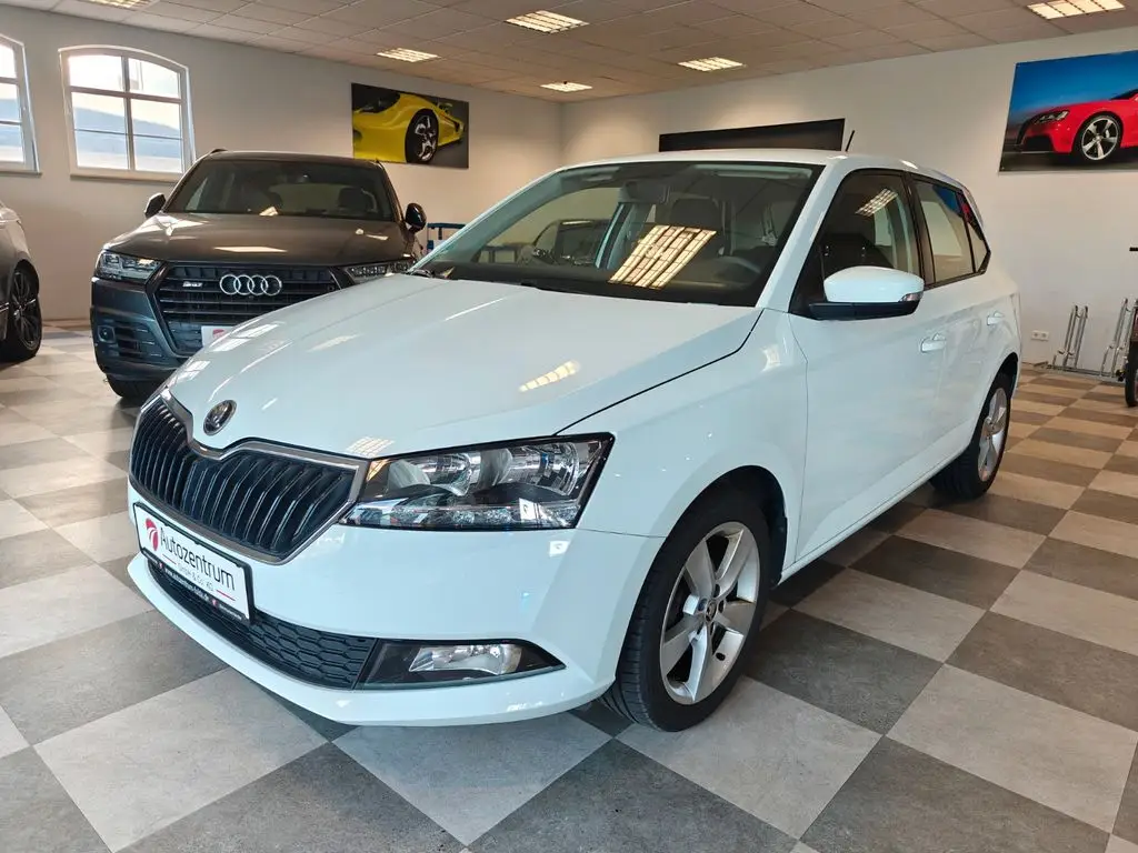 Photo 1 : Skoda Fabia 2020 Essence