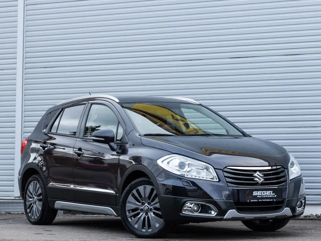 Photo 1 : Suzuki Sx4 2015 Petrol