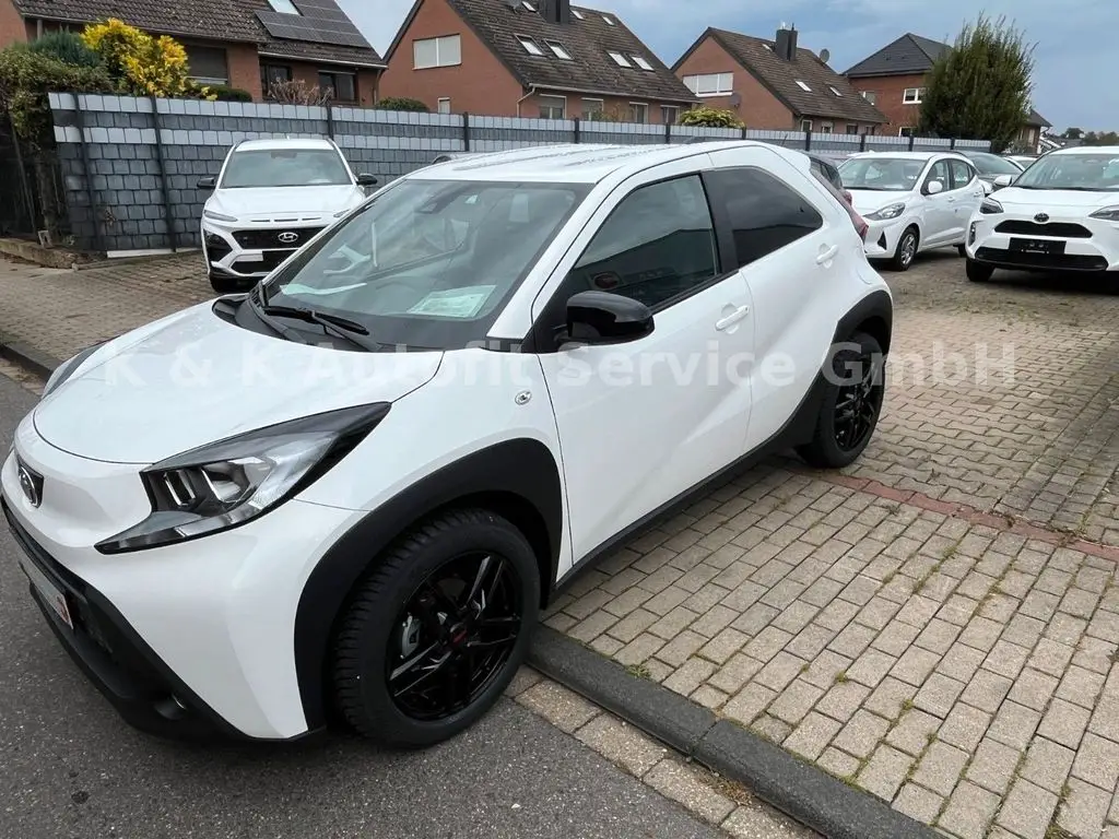 Photo 1 : Toyota Aygo X 2024 Essence