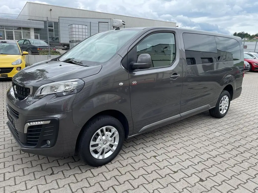 Photo 1 : Peugeot Traveller 2020 Diesel