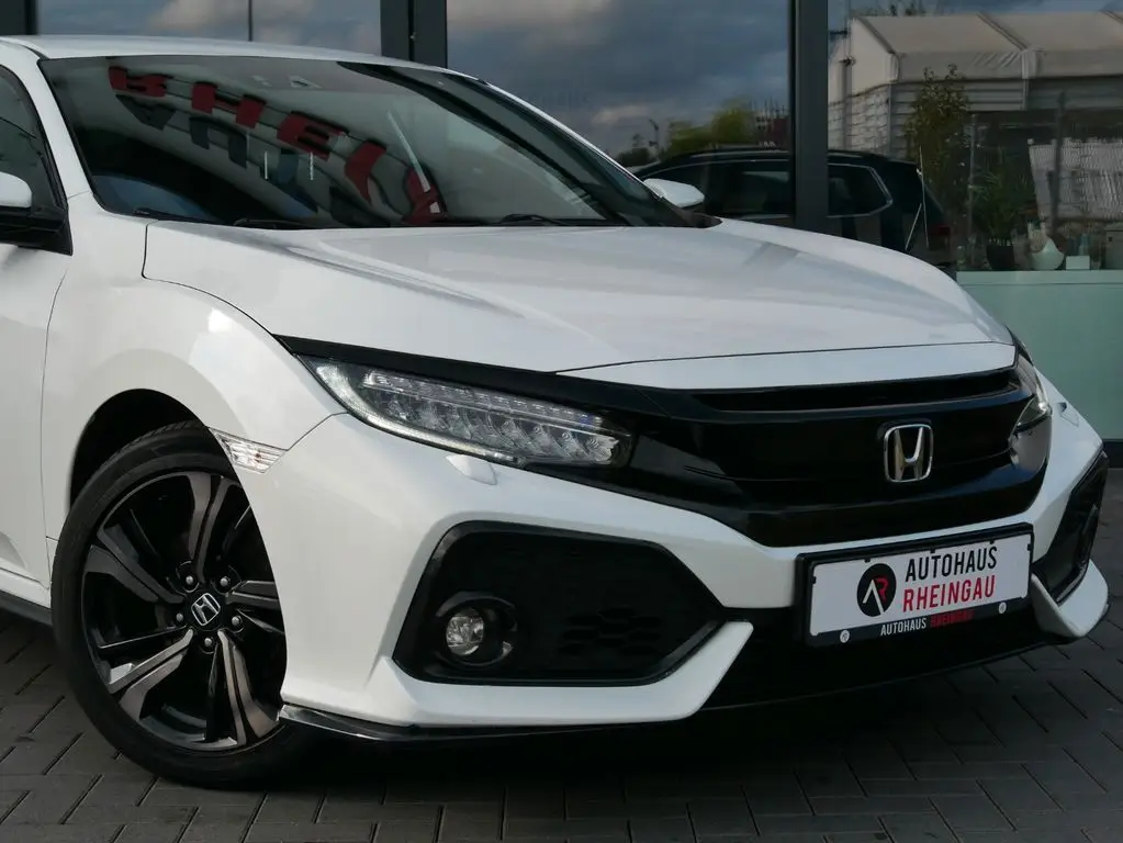 Photo 1 : Honda Civic 2019 Essence