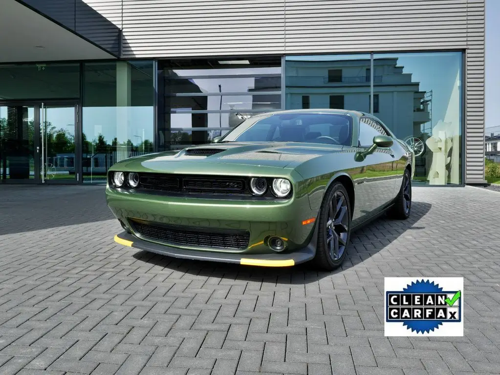 Photo 1 : Dodge Challenger 2022 Essence