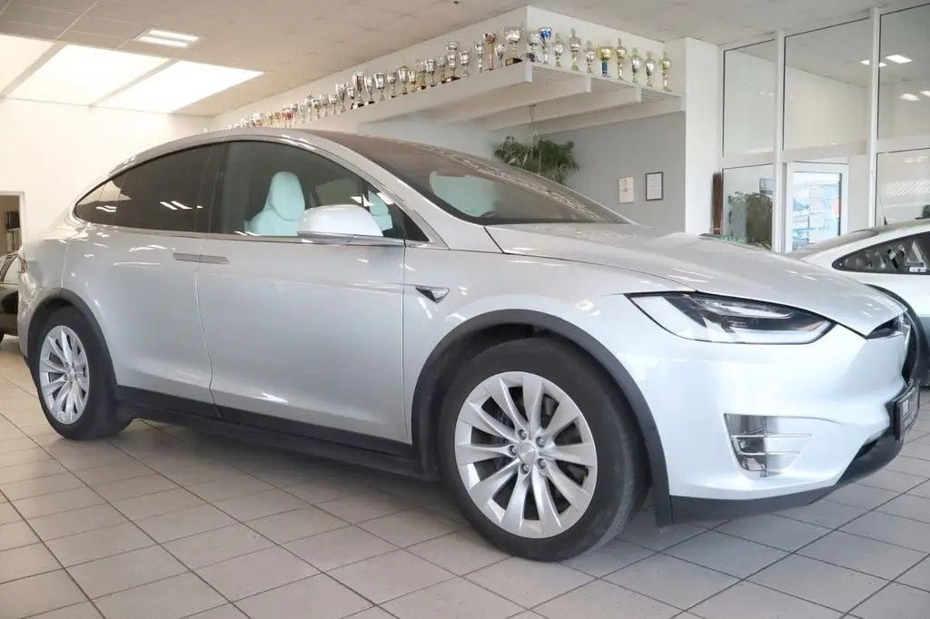 Photo 1 : Tesla Model X 2017 Not specified