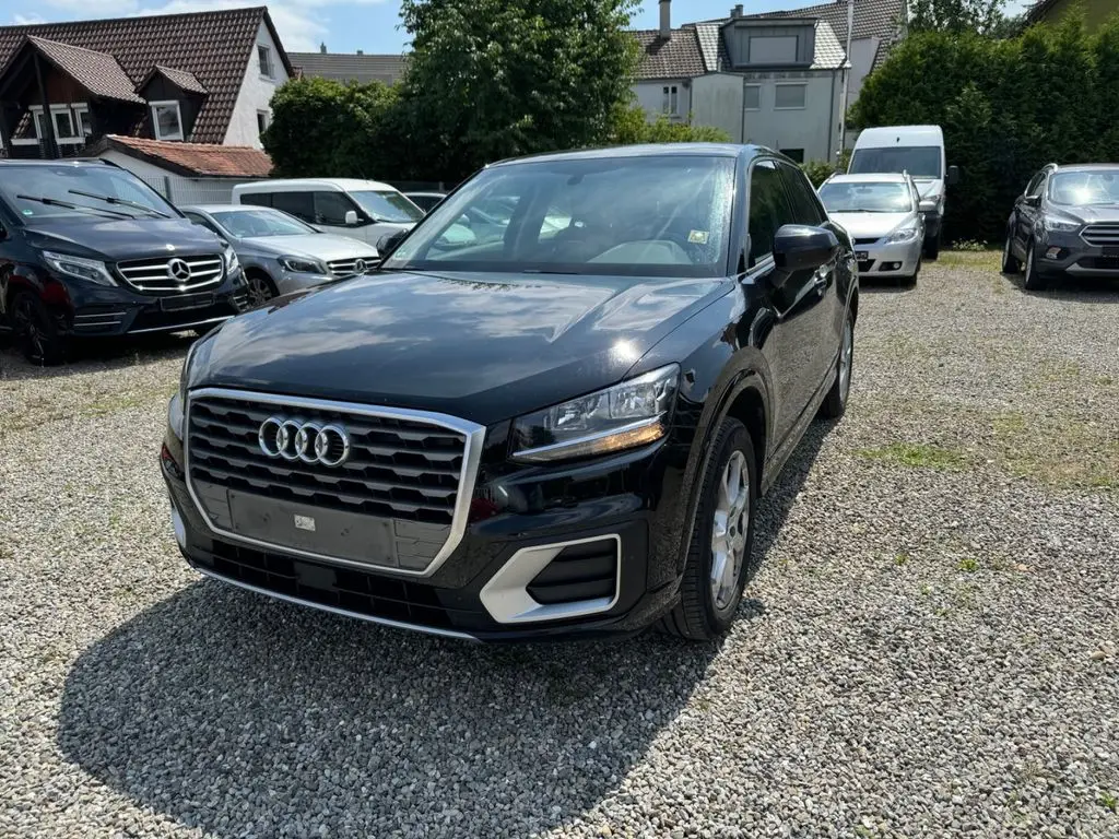 Photo 1 : Audi Q2 2018 Petrol