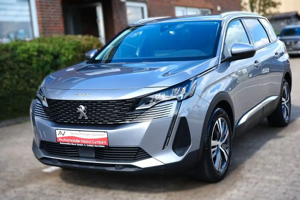 Photo 1 : Peugeot 5008 2021 Petrol