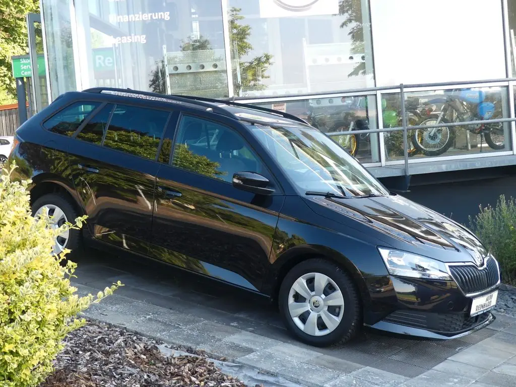 Photo 1 : Skoda Fabia 2021 Petrol