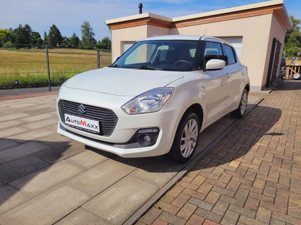 Photo 1 : Suzuki Swift 2020 Essence