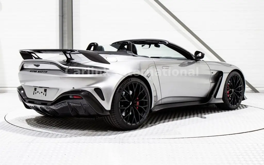 Photo 1 : Aston Martin V12 2024 Essence