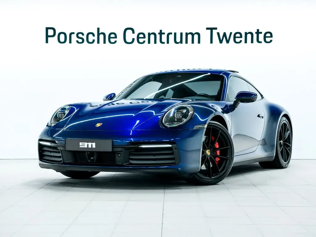 Photo 1 : Porsche 992 2019 Essence