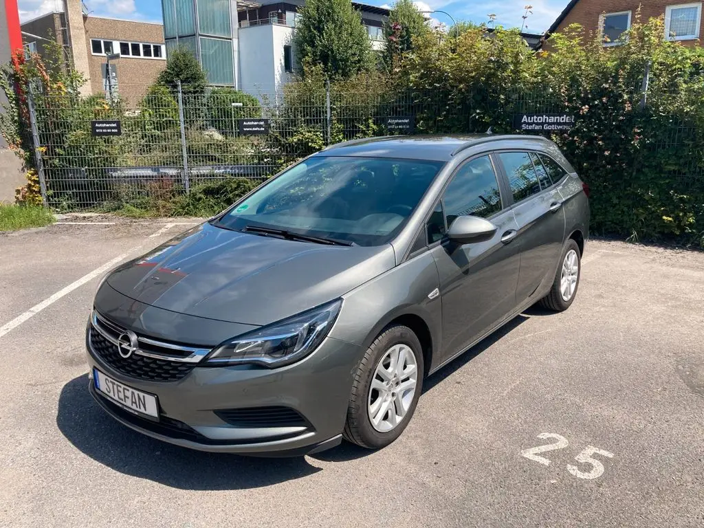 Photo 1 : Opel Astra 2018 Diesel