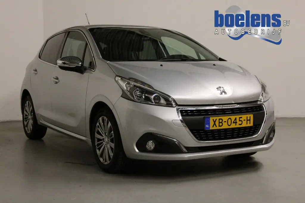 Photo 1 : Peugeot 208 2018 Essence