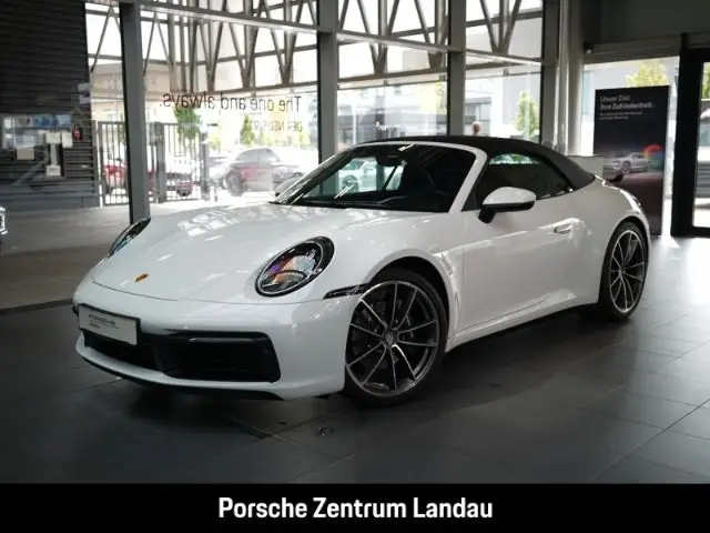 Photo 1 : Porsche 992 2020 Essence