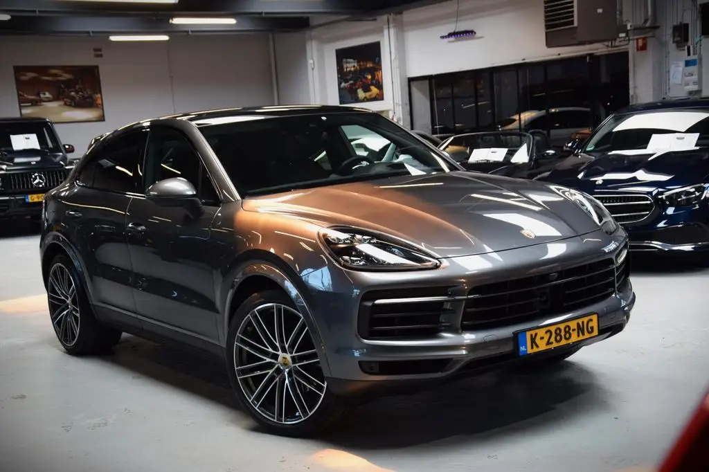 Photo 1 : Porsche Cayenne 2020 Petrol