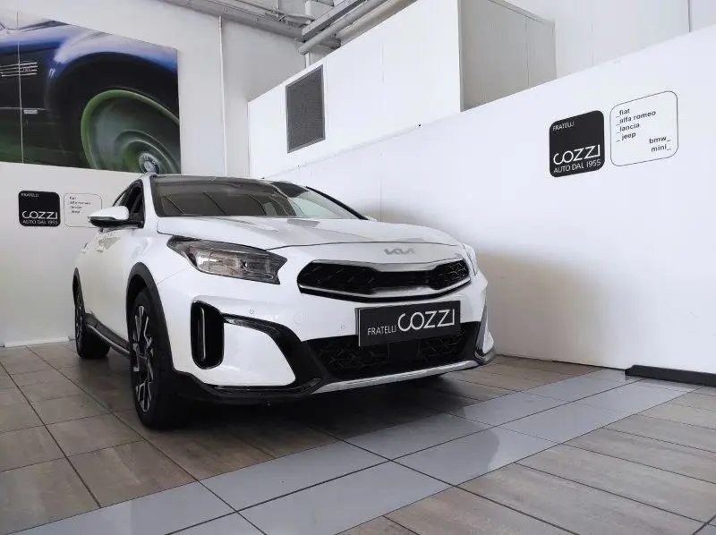 Photo 1 : Kia Xceed 2023 Hybride