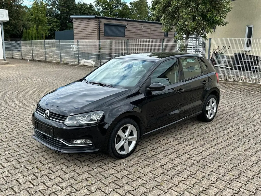 Photo 1 : Volkswagen Polo 2015 Petrol