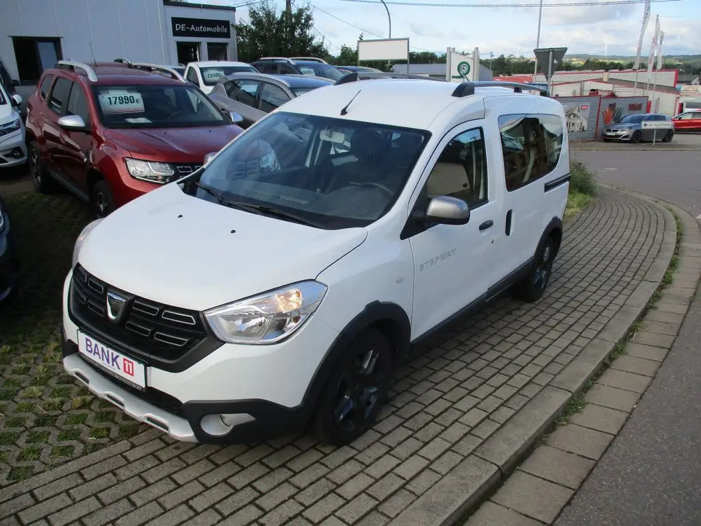 Photo 1 : Dacia Dokker 2017 Petrol