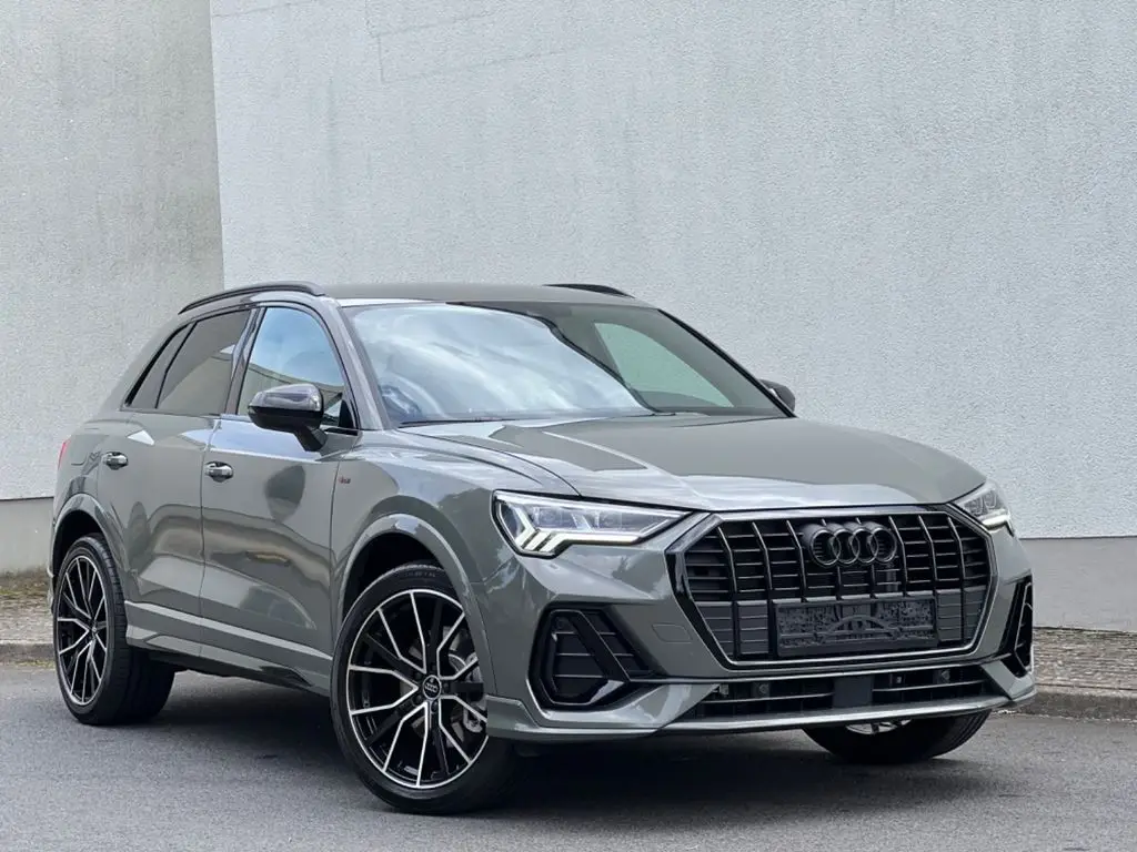 Photo 1 : Audi Q3 2023 Hybrid