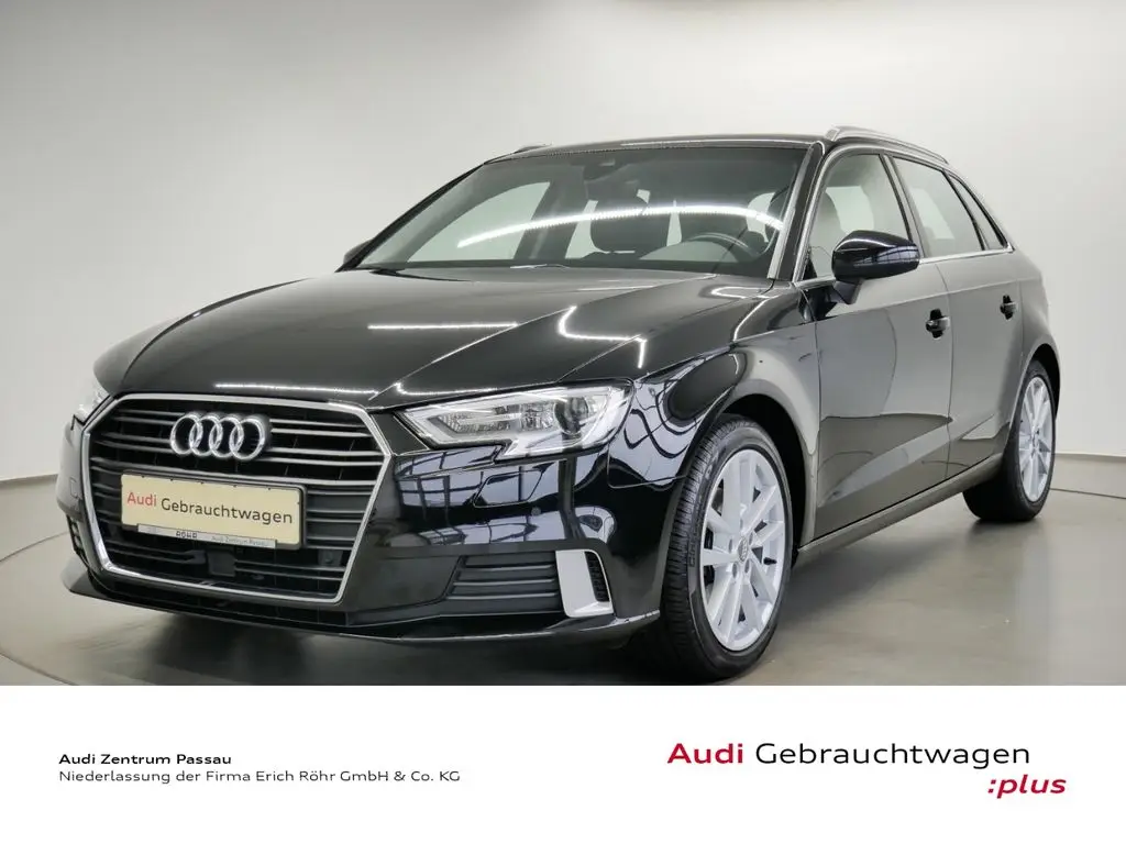 Photo 1 : Audi A3 2017 Petrol