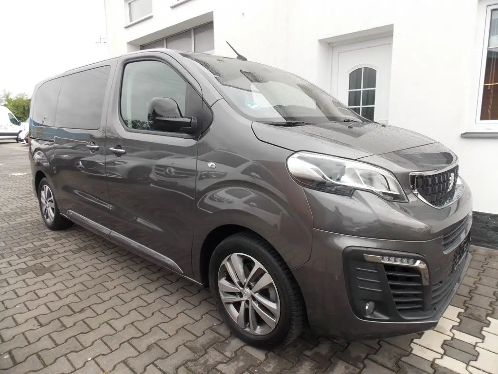 Photo 1 : Peugeot Traveller 2023 Diesel