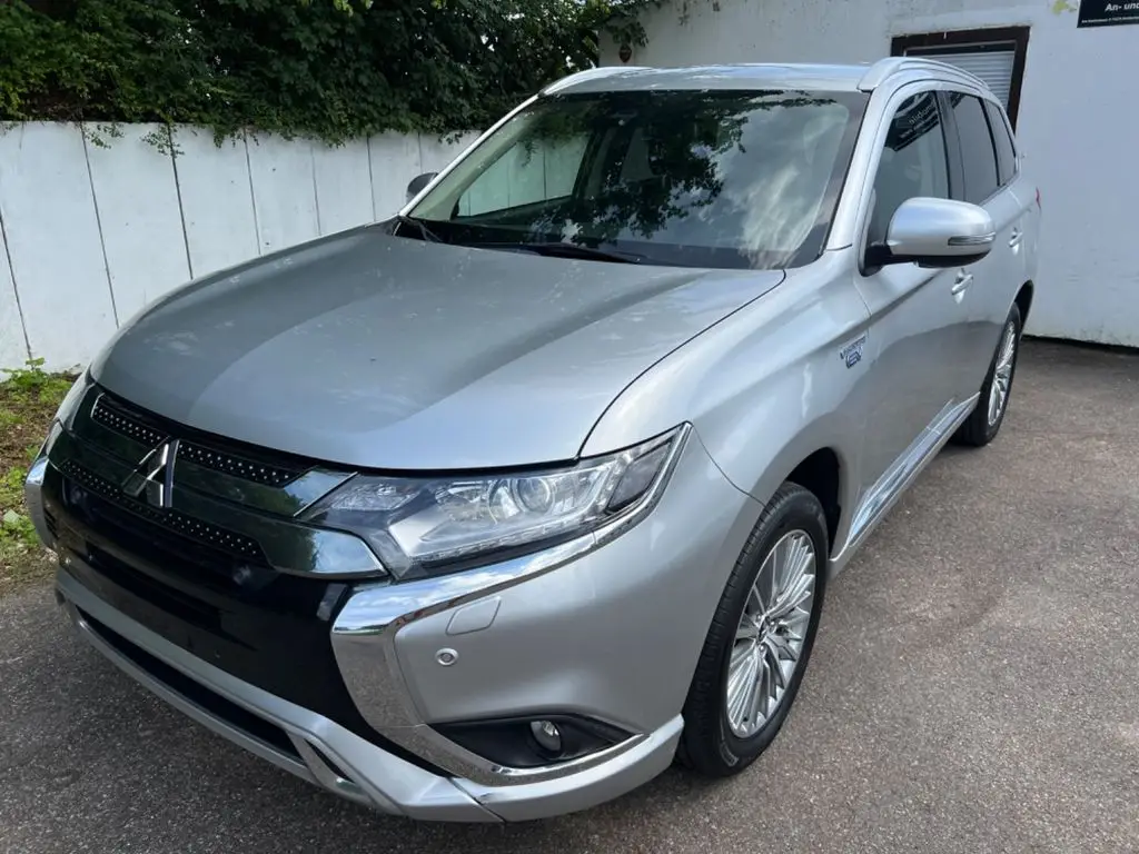 Photo 1 : Mitsubishi Outlander 2020 Hybrid