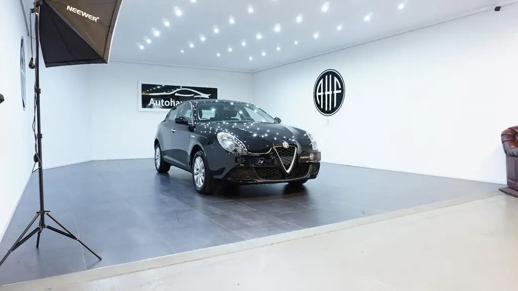 Photo 1 : Alfa Romeo Giulietta 2021 Essence