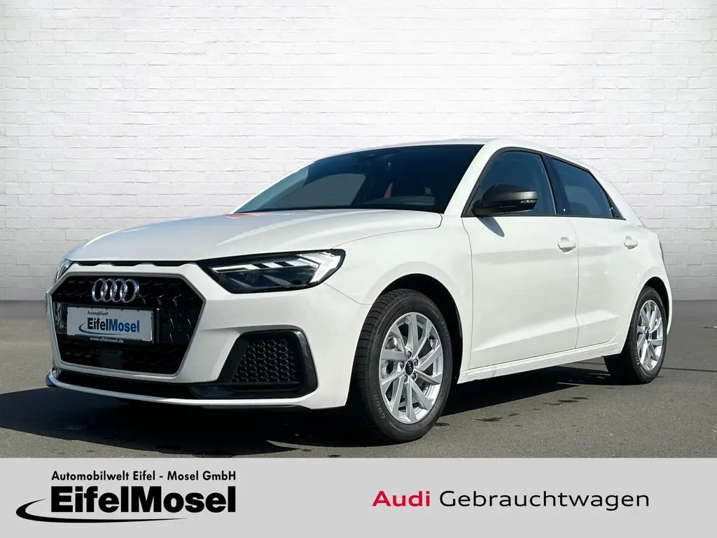 Photo 1 : Audi A1 2024 Essence