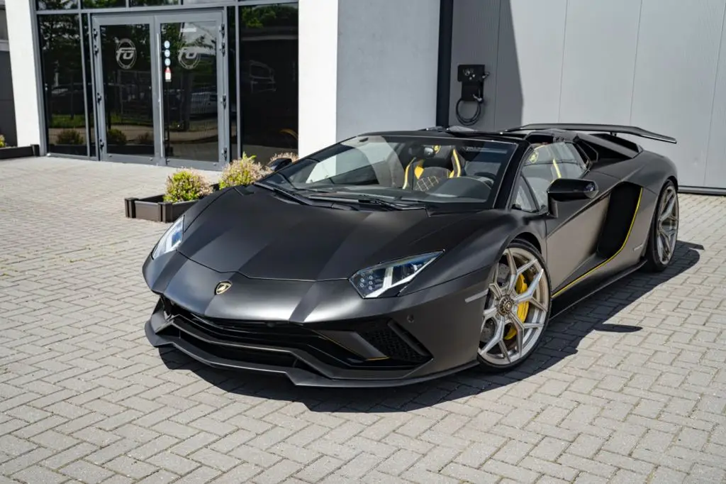 Photo 1 : Lamborghini Aventador 2019 Petrol