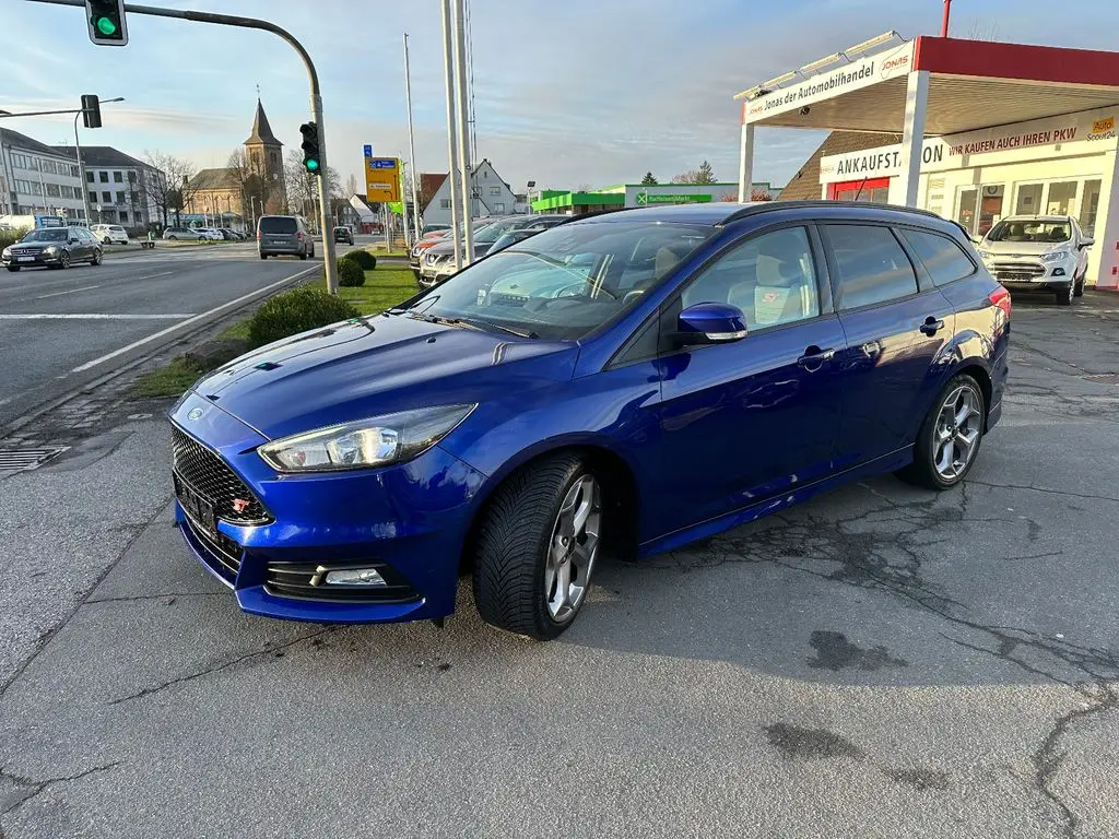 Photo 1 : Ford Focus 2018 Diesel