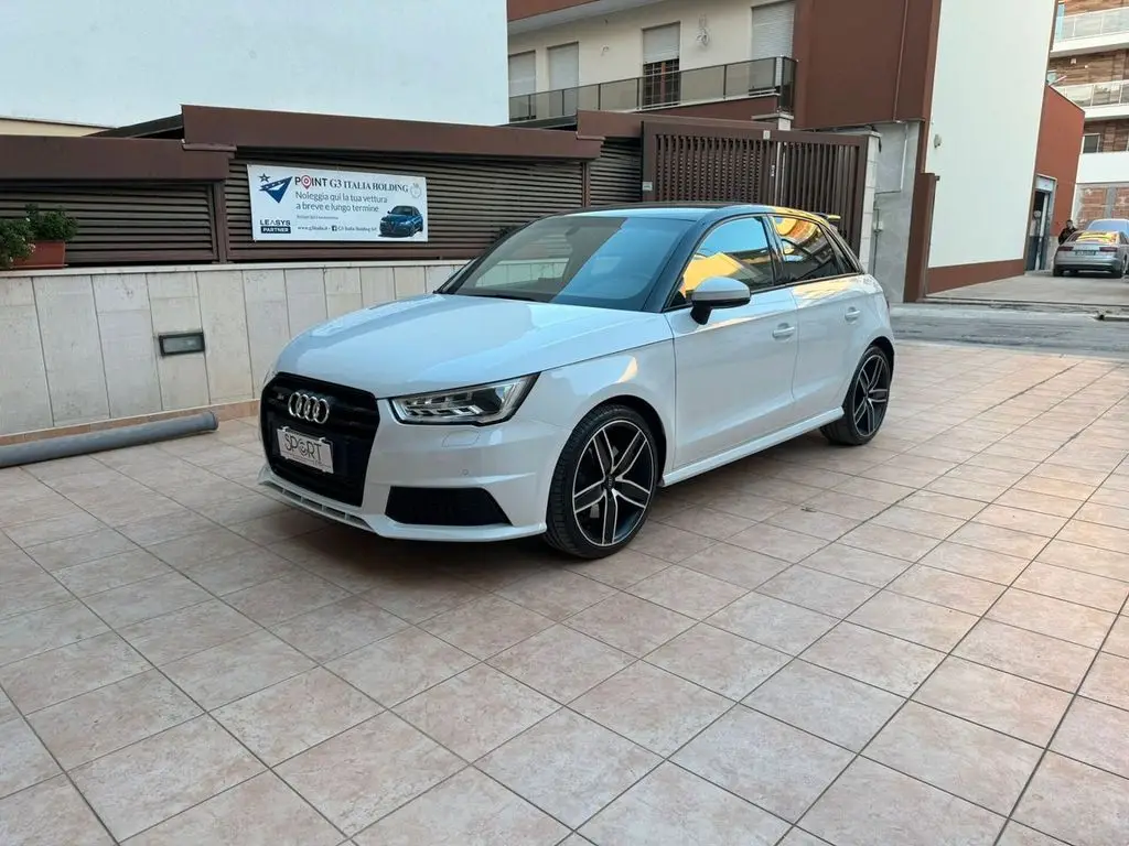 Photo 1 : Audi A1 2018 Petrol