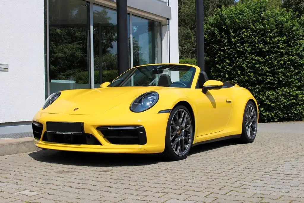 Photo 1 : Porsche 992 2019 Petrol