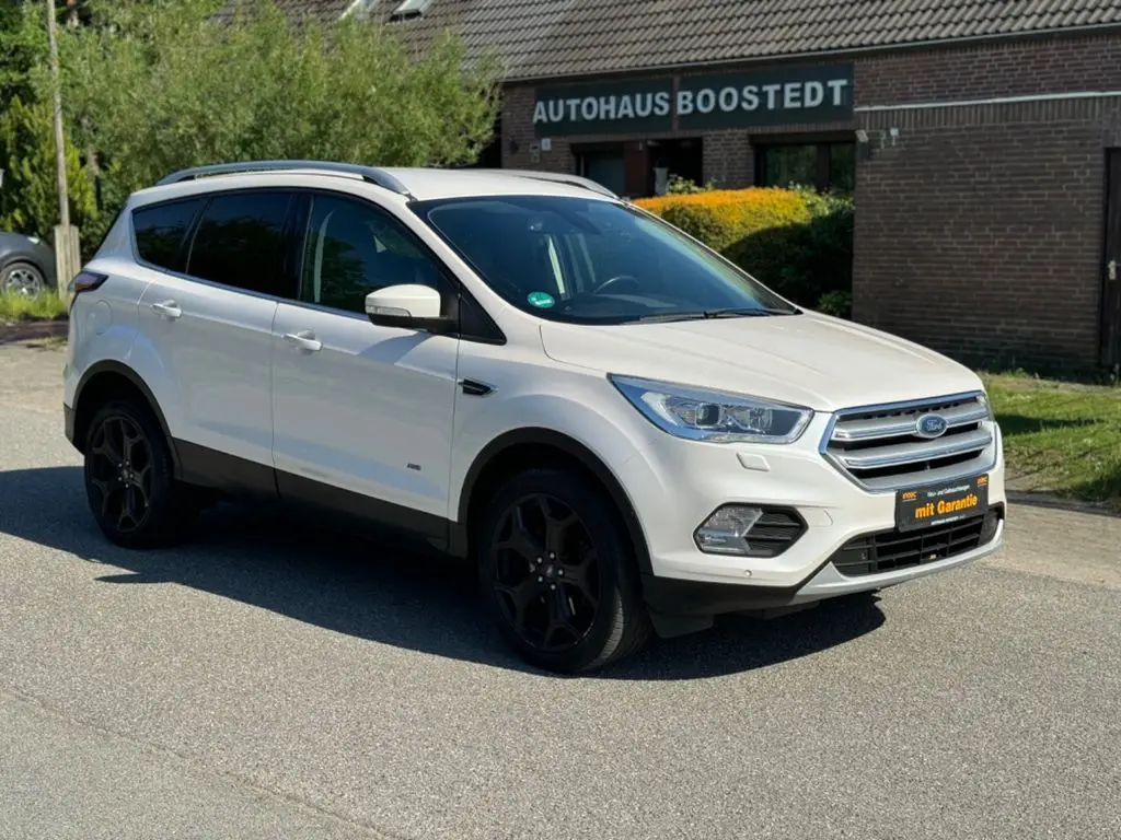 Photo 1 : Ford Kuga 2017 Petrol