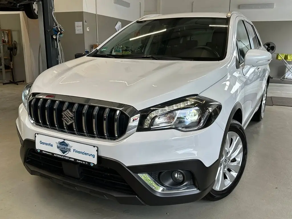 Photo 1 : Suzuki Sx4 2017 Petrol