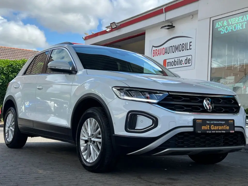 Photo 1 : Volkswagen T-roc 2023 Petrol