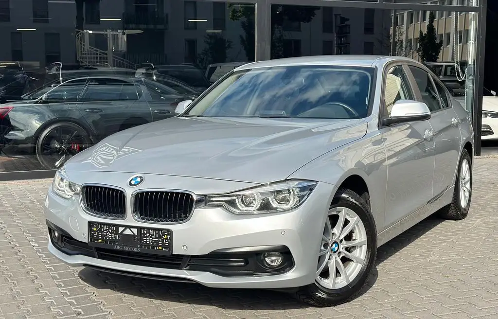 Photo 1 : Bmw Serie 3 2018 Diesel