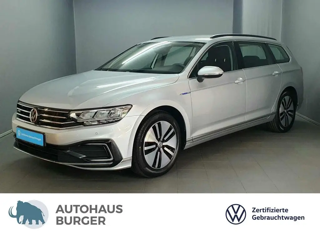 Photo 1 : Volkswagen Passat 2020 Hybride