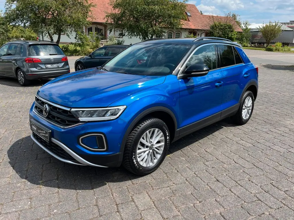 Photo 1 : Volkswagen T-roc 2023 Essence