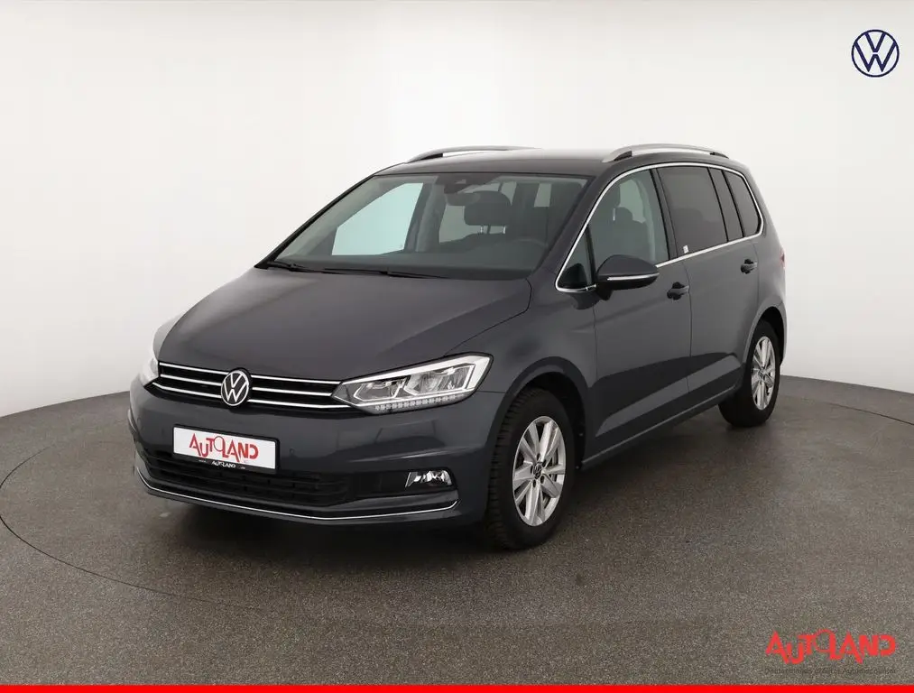 Photo 1 : Volkswagen Touran 2023 Essence