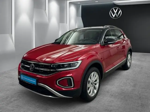 Photo 1 : Volkswagen T-roc 2023 Essence