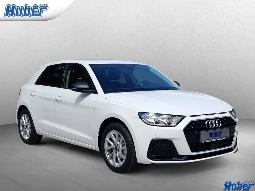 Photo 1 : Audi A1 2024 Petrol